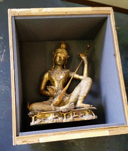 DynamicLA's tweet image. This unique statue was properly packed and crated, and is ready to be shipped overseas!