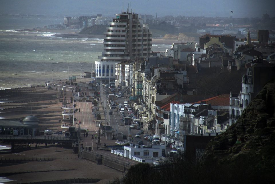 MarineCtStLens's tweet photo. Another great perspective looking across to Marine Court from Old Town. #OceanLiner #ArtDeco #Modernist #Seasidehome https://t.co/AFaDV8n3DY