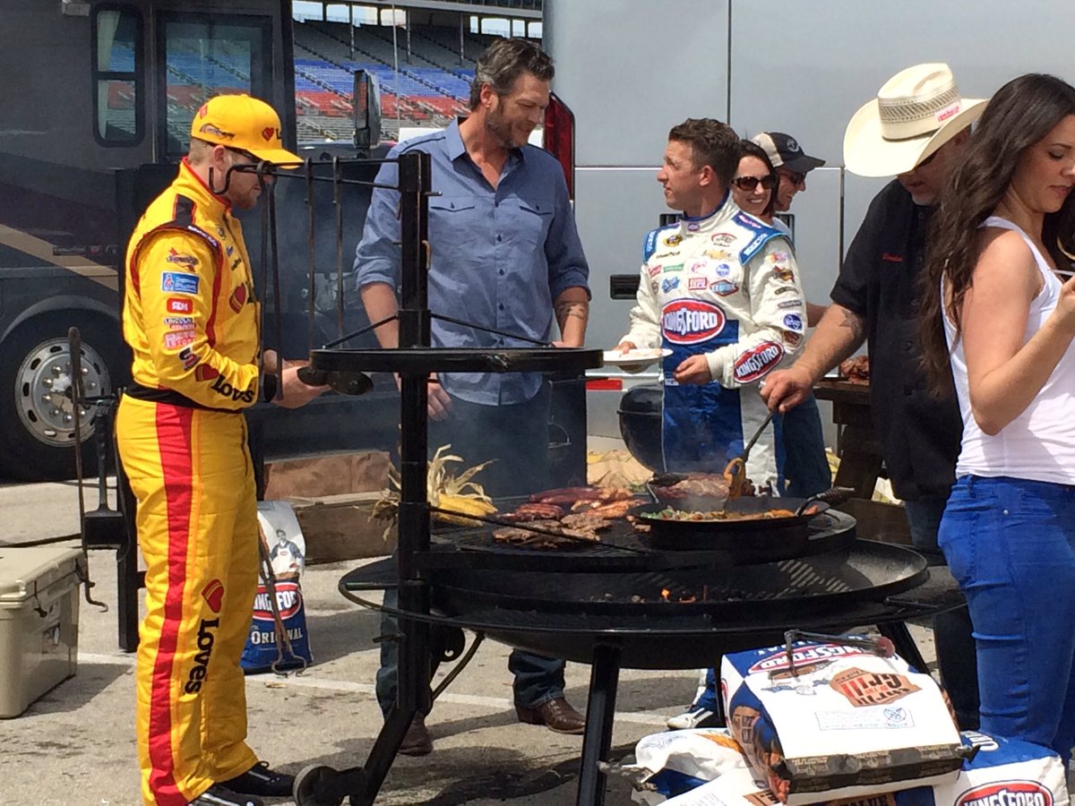 HYAKMotorsports's tweet photo. Just another day for @AJDinger... Grillin' & Chillin' with @blakeshelton @TXMotorSpeedway #GetOutAndGrill @NASCAR https://t.co/rIoAtngUC0