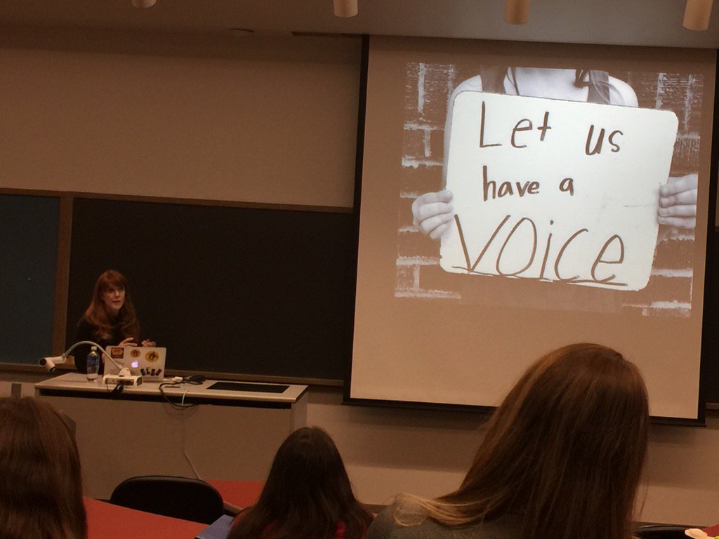 zeitz's tweet photo. @shannonmmiller sharing how kids want a voice in their learning.Speaking to future teachers@ #northerniowa  #unietd https://t.co/0kDcr9vCk2