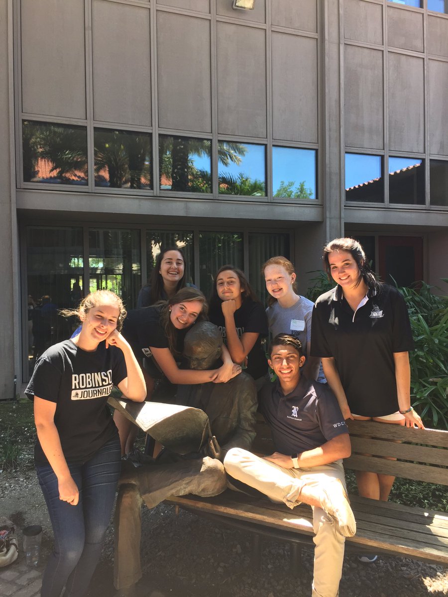 RHSJournoTeach's tweet photo. .@RobinsonYBK staffers had a GREAT @Ybkcentral #SpringZing at the @Poynter institute. #YearbookForever #BringOn2017 https://t.co/drPpiIkVhx