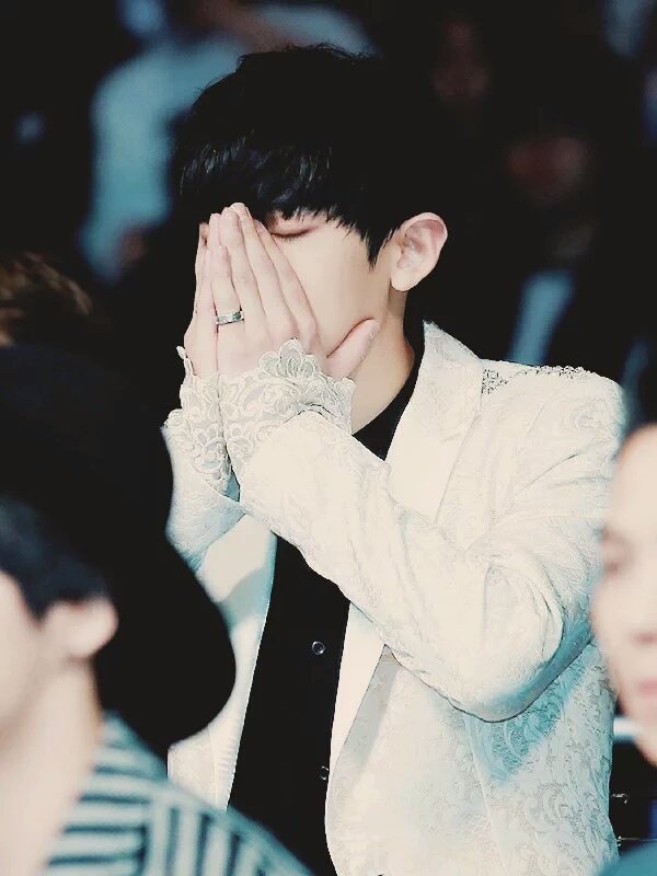 Chanyeol__SC's tweet photo. Quand je suis allez chercher mon bulletin avec mon daron et que j'ai vu ma moyenne https://t.co/o6SkhAuE8g