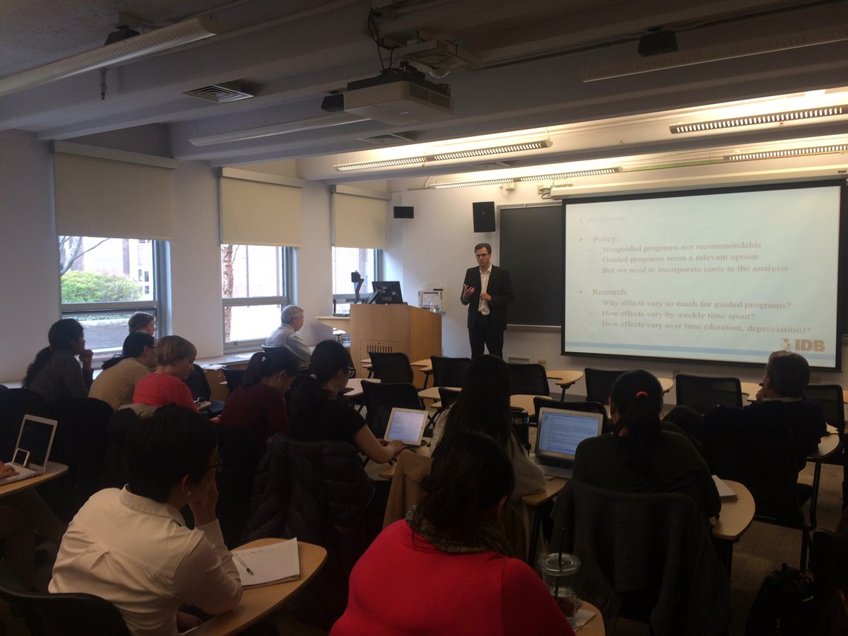 Dr. @JulianCristia talking about #technology in #education at #IEDPLectures  <a href="/IEDP_PennGSE/">Intl Ed Dev @PennGSE</a>