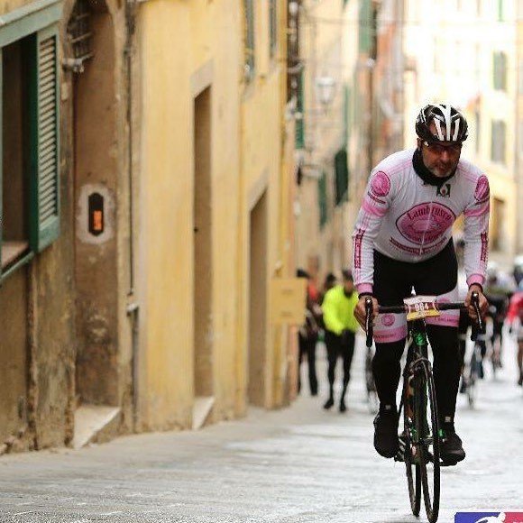 executive_siena's tweet photo. #bike #lambrusco #ciclismo #bikeselfie #bologna #bikeporn #bikeride #bikesupport #velo #bici #bicicletta #gazzetta … https://t.co/3dPuHoVY6r