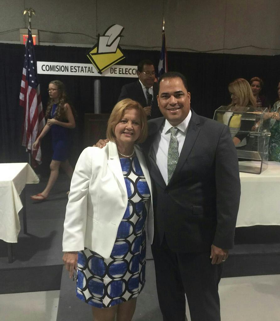 Carmelorios's tweet photo. #SorteoCEE Carmelo#1, Migdalia#2 #EquipoGanador #DistritoBayamón #2016 #Cataño #Bayamón #Guaynabo #ToaAlta #ToaBaja https://t.co/IM8yJHNBiA