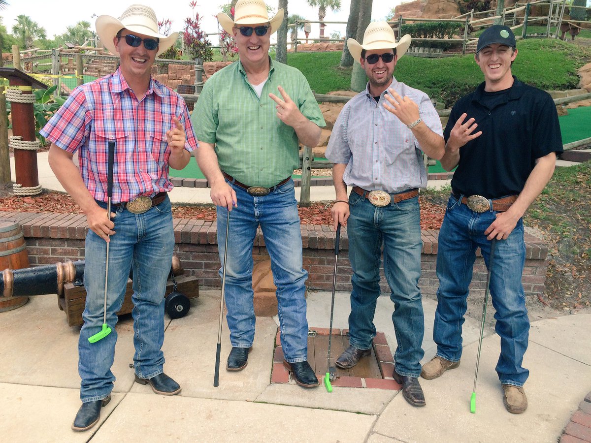 kendrasantos's tweet photo. In order of finish, that's @jordanketscher, @OteBerry17, @LaneSK1 and @TaylorSantos94. Photographer = Cellar Dweller https://t.co/z9NT79SxJa