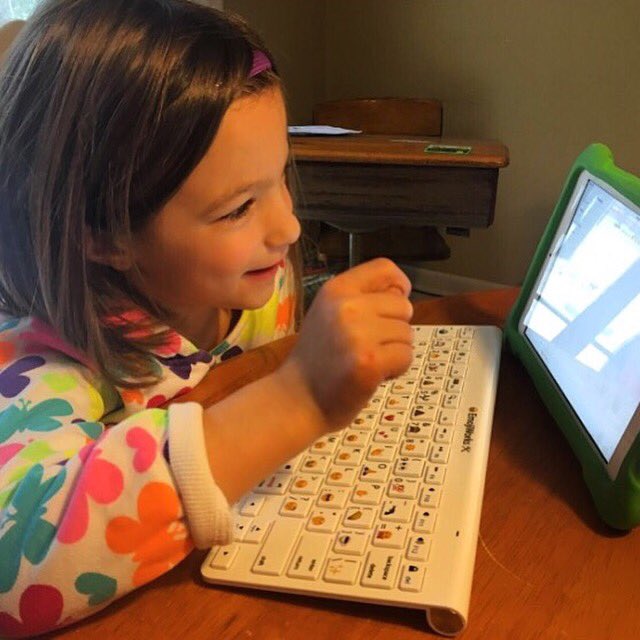 EmojiWorks's tweet photo. EmojiWorks keyboard is fun for all ages! 😀 #emojikeyboard #fun https://t.co/tEETtJ0YBk