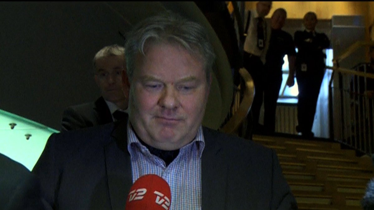democracynow's tweet photo. Iceland Names New Prime Minister in Wake of #PanamaPapers https://t.co/VwKxcBXzxV https://t.co/XhWwYWziXj