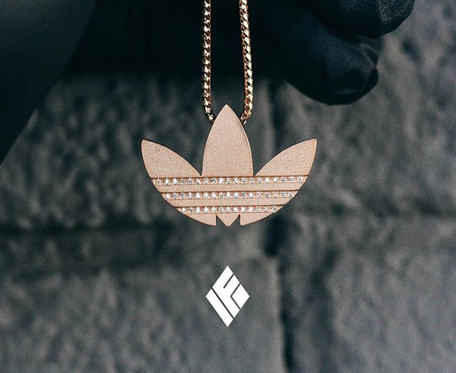 déficit Tranquilidad de espíritu laberinto IF & Co. on Twitter: "Official matte-finished Solid 14k Rose Gold Adidas  pendant w/ Diamond stripes custom made just for @AdidasOriginals!  https://t.co/7QcUCUNaiG" / Twitter