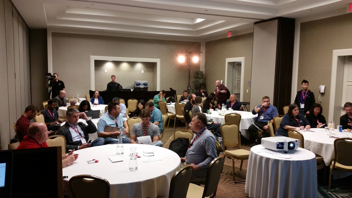 KentGraziano's tweet photo. The room is starting to fill up for my talk on #AgileDataEngineering ar #AATC2016 https://t.co/nXsVmLvxXf