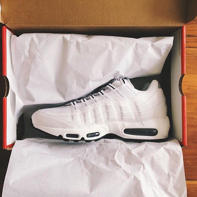 welove_sneakers's tweet photo. https://t.co/7PWtuE86kK