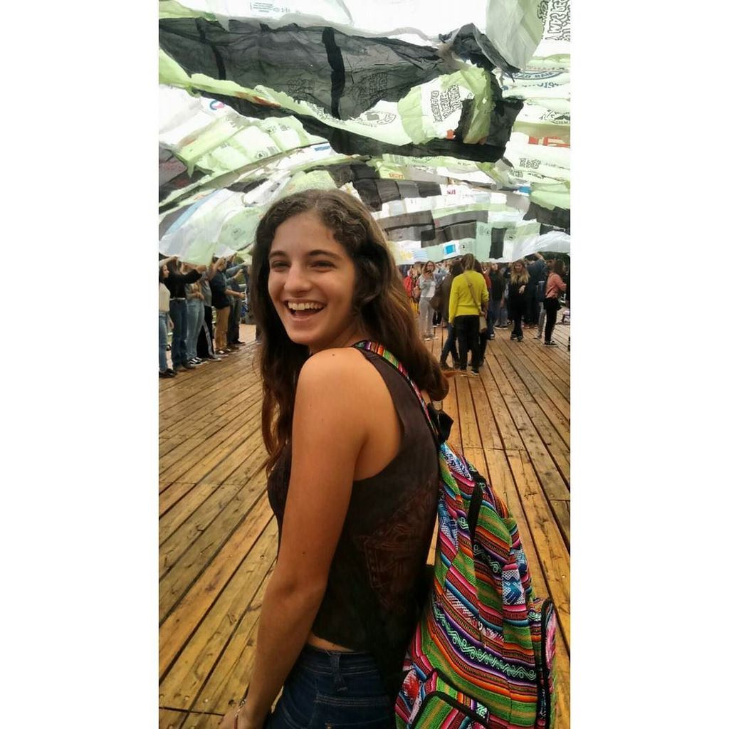 MuseoAeroSolar's tweet photo. hoy reciclamos bolsas #museoaerosolar #fadu #💘 by danysain! https://t.co/gGlFAsjFTT