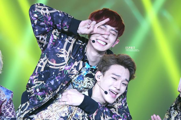 Pikuchen's tweet photo. #4yearsWithCHEN No matter how it was hard you always kept on smiling, comforting the others and being an angel https://t.co/wpQqvQvhEx