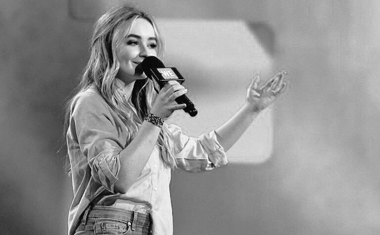 SabrinaAnnLynn's tweet photo. #Weday WHAT A RUSH. You kids/teens are changing the world and I'm honored to be part of your generation. @weday https://t.co/CdVaRWJk6w