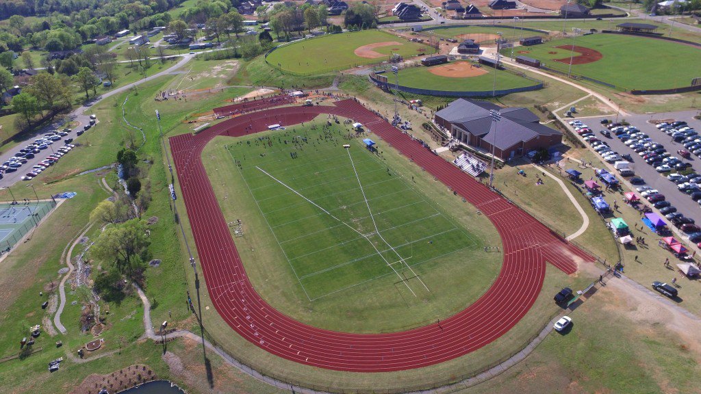 James_Clemens's tweet photo. New Story: Track Sweeps Metro Titles https://t.co/39whlXXY24 https://t.co/ckcRoemhX6