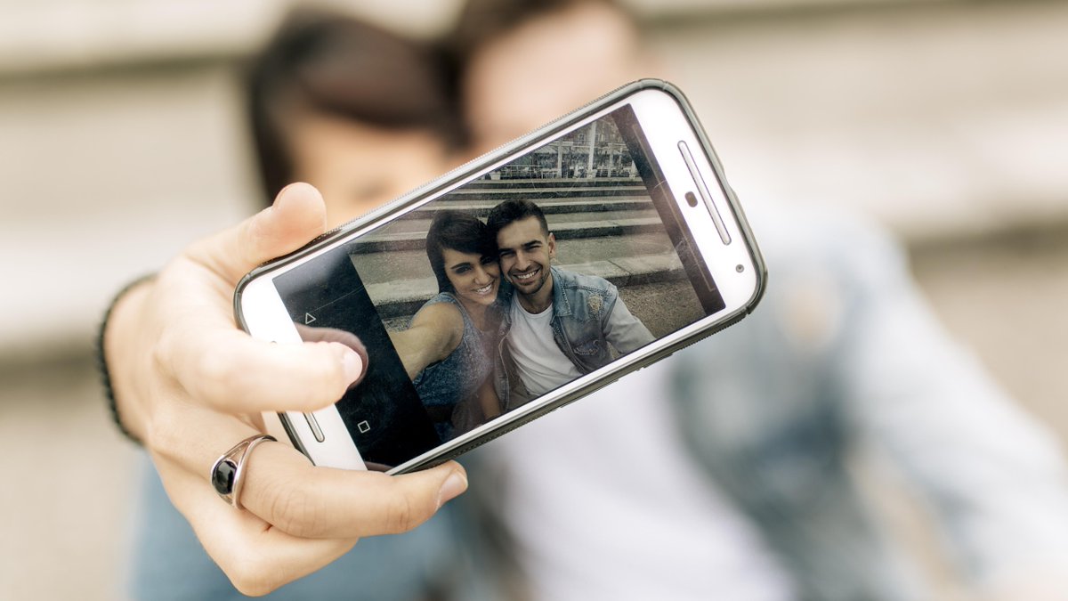 Else_App's tweet image. [2 of 2] The same study finds 1 in 5 are depressed by social media #LetsMakeChange buff.ly/1UYNvmV