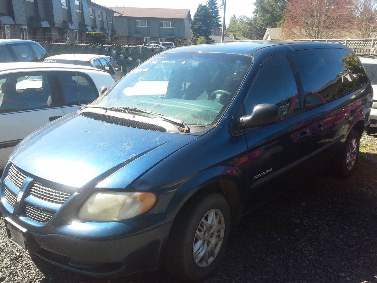 GalesTowing's tweet photo. A dozen cars for sale. Mechanic required (or a AAA membership) 
$550 to $1550 #usedcarsmcminnville https://t.co/FAjUD1zXxr