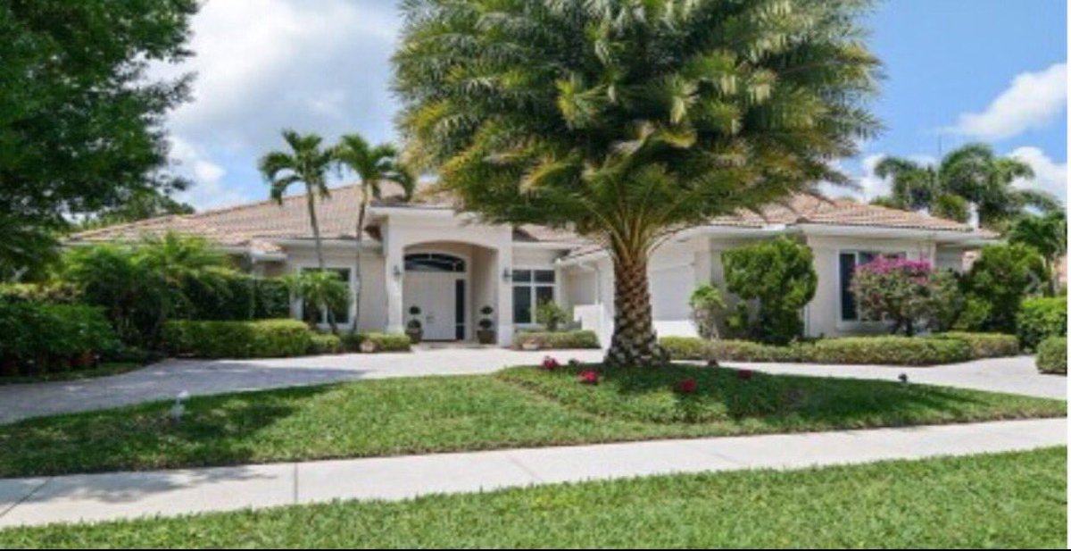 golfhomes's tweet photo. Custom #golfhome with views of the 11th #fairway Willoughby #Golf #Club https://t.co/DjbEsEBkeT #realestate #Stuart https://t.co/OlDNdpHYRY