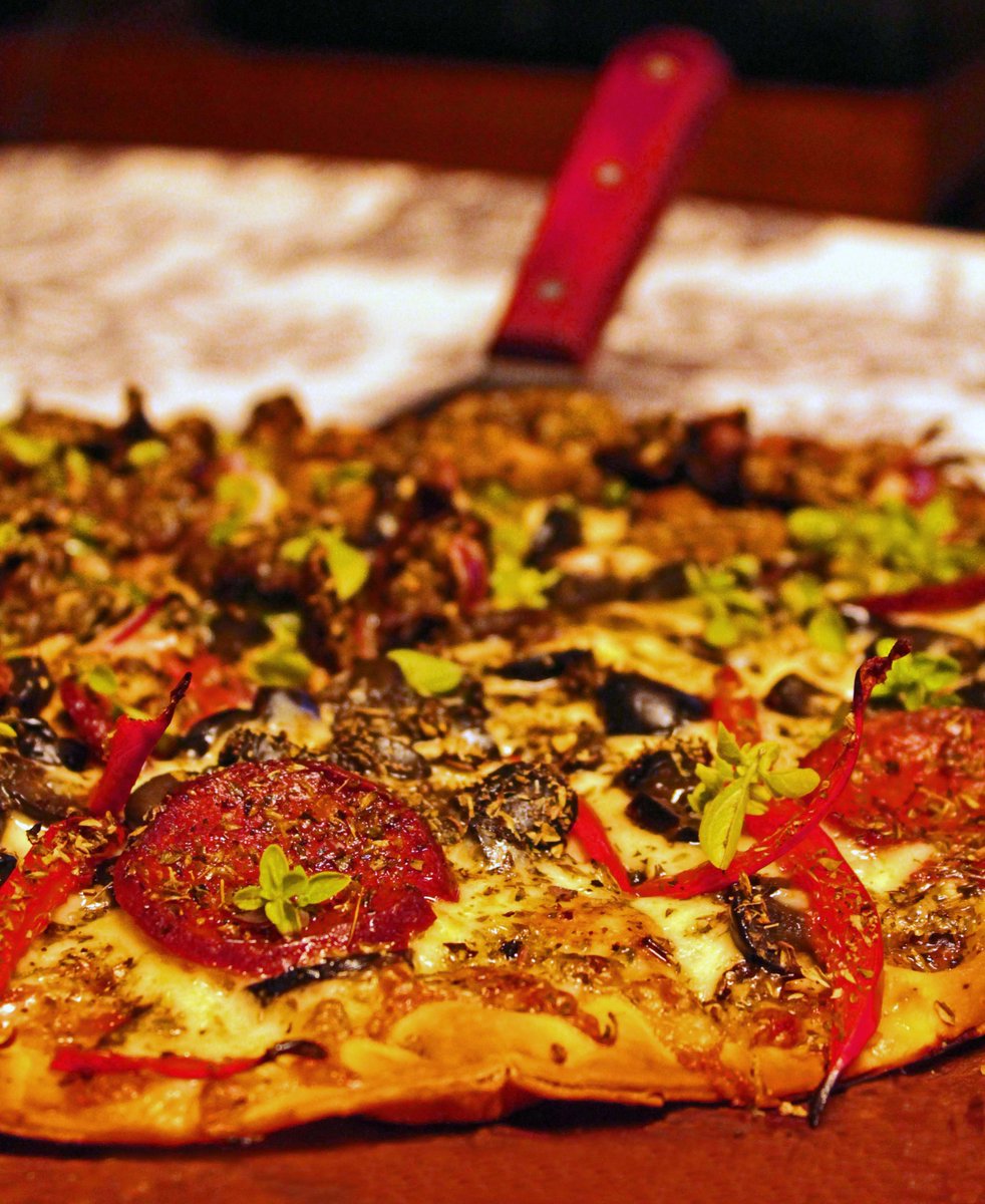 PetaRuger's tweet photo. Estamos con Pizzas y Tragos con 50% de Descuento a pedido del público #VictorinoPy #Pizzas #Tragos Reservas 612-612 https://t.co/bBHqVsO0OE