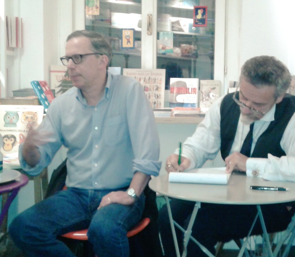 Elena_Cattaneo's tweet photo. Un pomeriggio pieno di suggestioni con #stephenamidon e @Librimondadori per @sulromanzo #laverajustine
@versolibri https://t.co/izXIHXMFbE