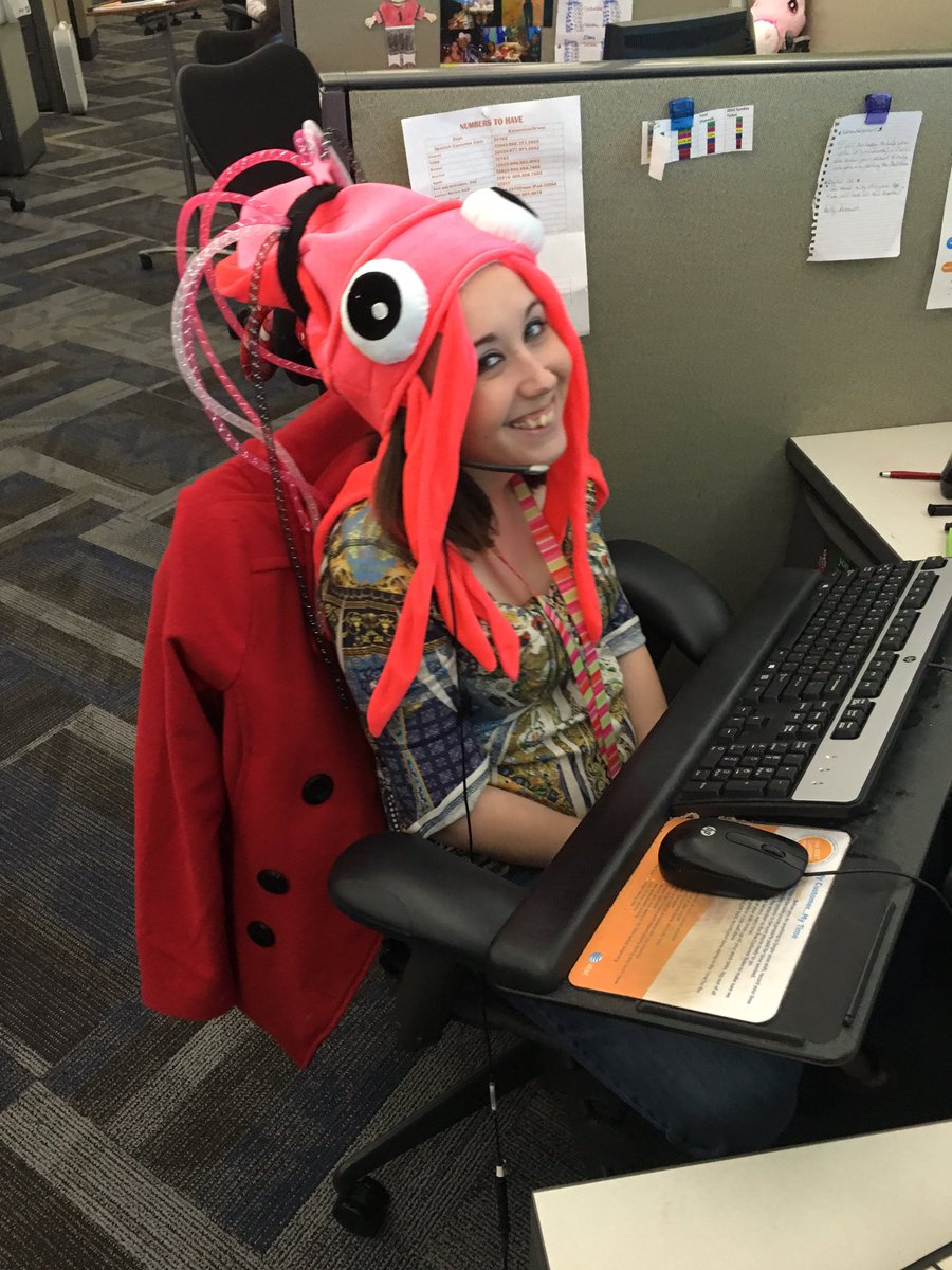 TeamCaseyLebCC's tweet photo. Laken rocking her #crazyhat for appreciation week! @LebanonCC1 #LifeAtATT https://t.co/K1XIkxXvRV