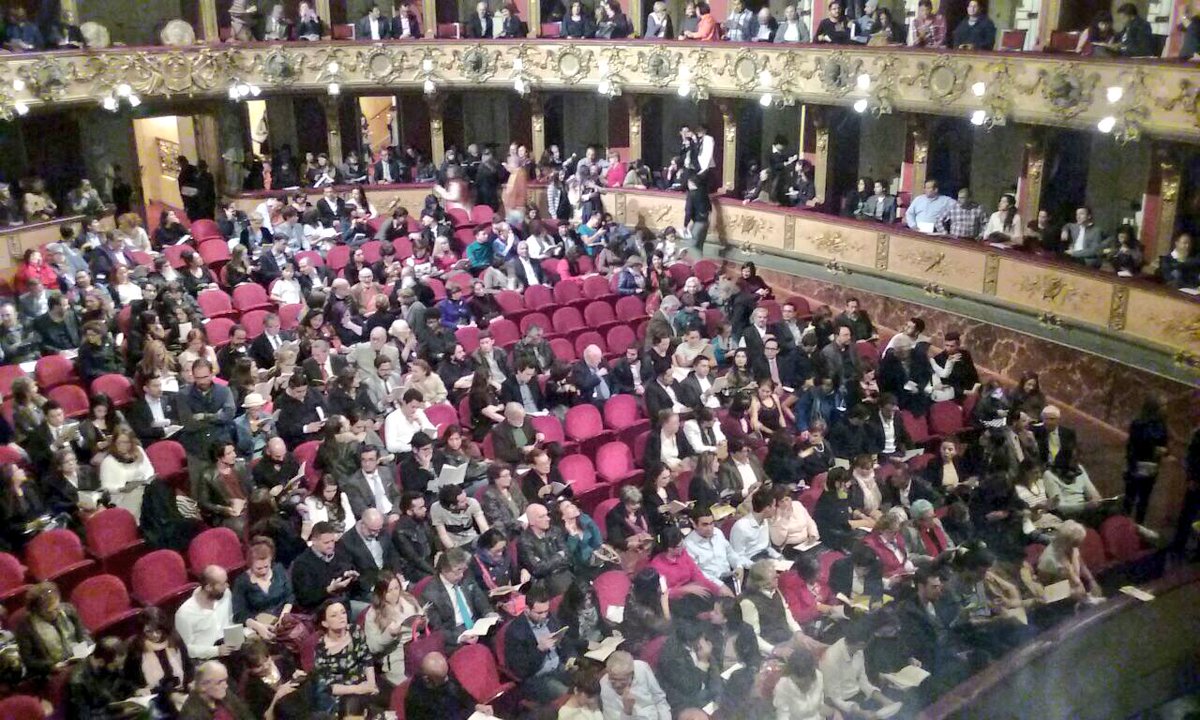 SinfonicaCol's tweet photo. Próximos a dar inicio a #MacbethOpera en el @miteatrocolon https://t.co/rd0numrhmk