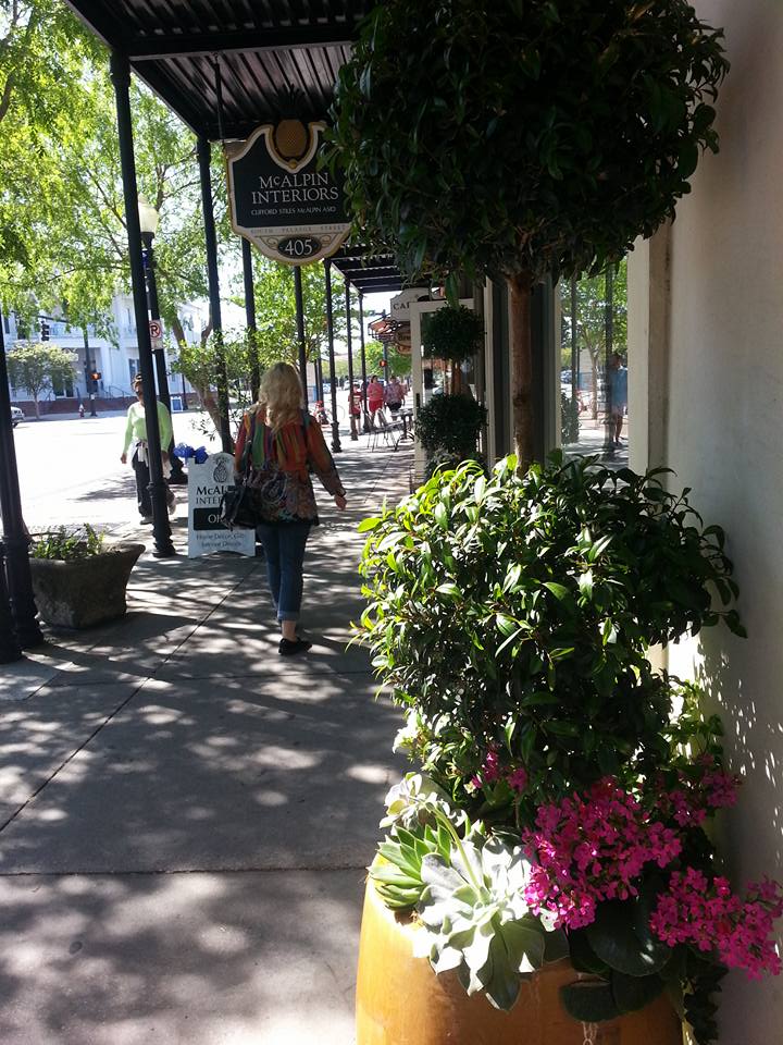 SOGOPensacolaFL's tweet photo. What a BEAUTIFUL day in #DowntownPensacola today! "Here comes the sun  And I say it's all right" #SOGOPcola https://t.co/9QGtW0NZIX