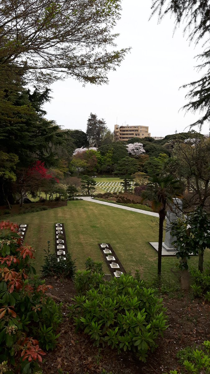 SimonHardman's tweet photo. Breathtaking view over the Indian section in Yokohama WC @CWGC https://t.co/Bh6ogaEGqV