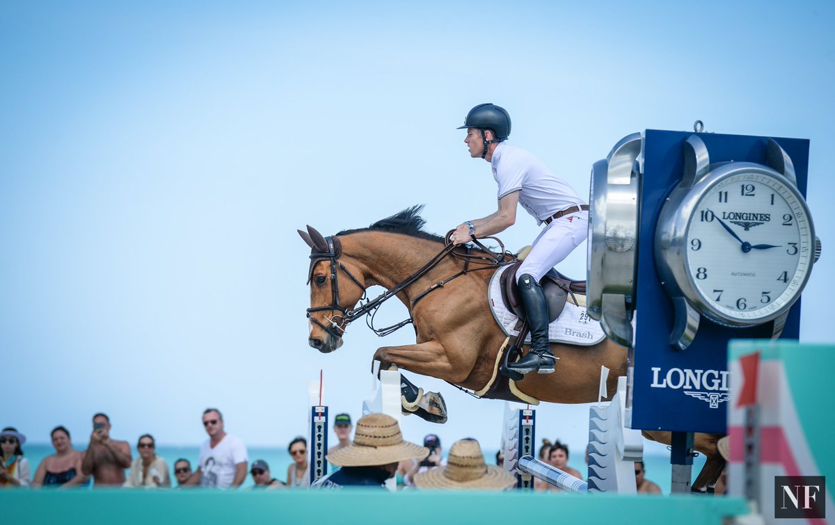 Guv'nor enjoyed the beach crowd today at #LGCTMiami <a href="/GCT_events/">Longines Global Champions Tour</a>