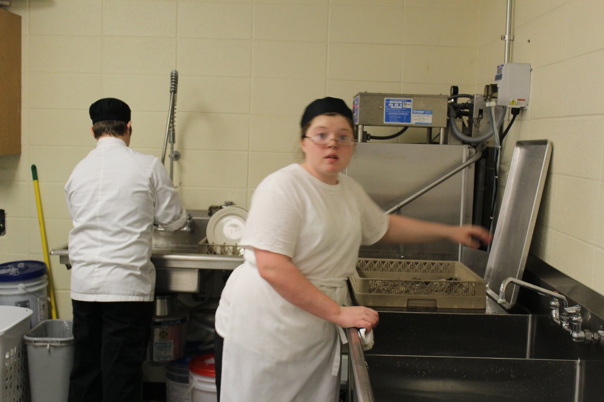 BettyGlasgow's tweet photo. Back of the House operations and BHS ProStart Open Reservation Event! #bhsmatters @LiberatorsNOW #moprostart https://t.co/CvOtPedsGJ