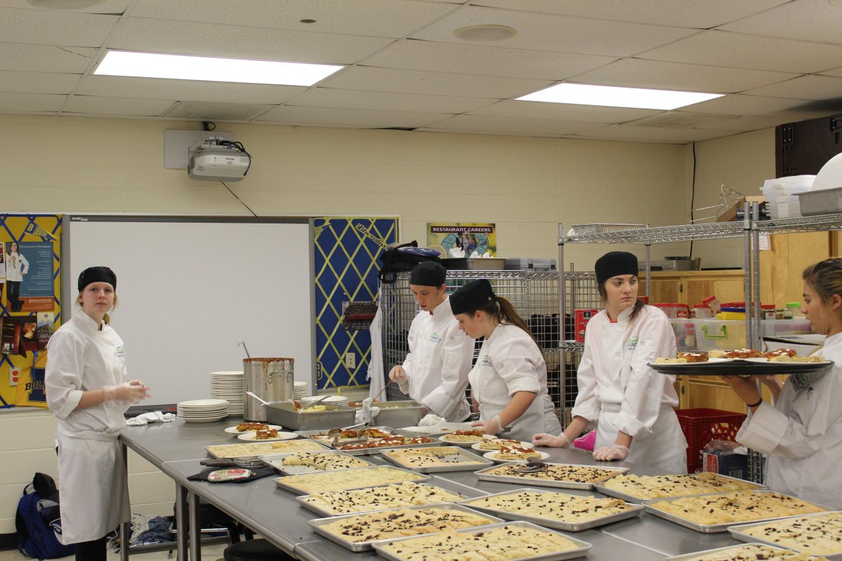 BettyGlasgow's tweet photo. Back of the House operations and BHS ProStart Open Reservation Event! #bhsmatters @LiberatorsNOW #moprostart https://t.co/CvOtPedsGJ