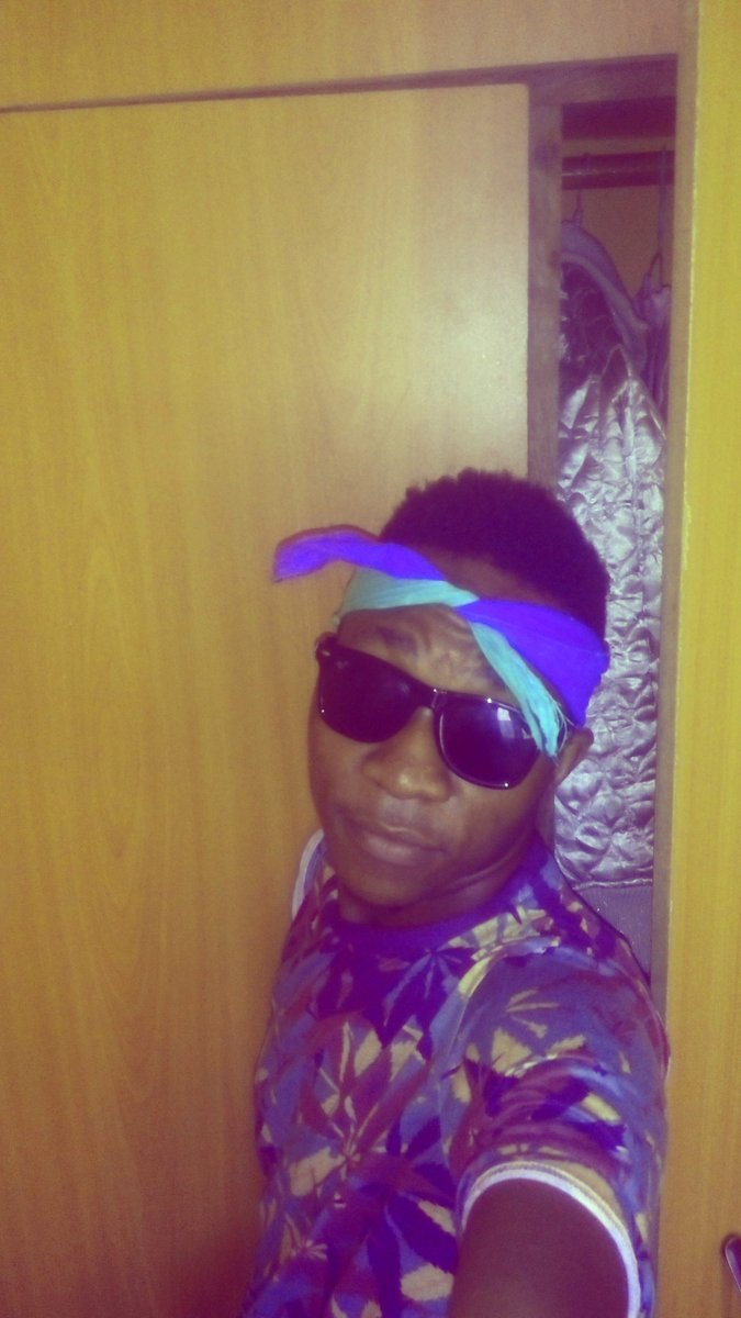 PettyOne5's tweet photo. Kazi kazi mbka kieleweke @YOUNG_BOYS_TZ https://t.co/7xuztjm9Te https://t.co/Esqz7UAIWz