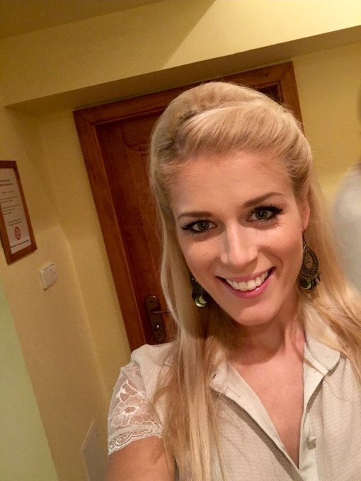 Simple selfie today✌️😉 Always better to keep smiling😘 GoodNight👼 https://t.co/XL5vLSfpB6<a href="/tag/victoriasecret"class="tags"><span>#victoriasecret</span></a>