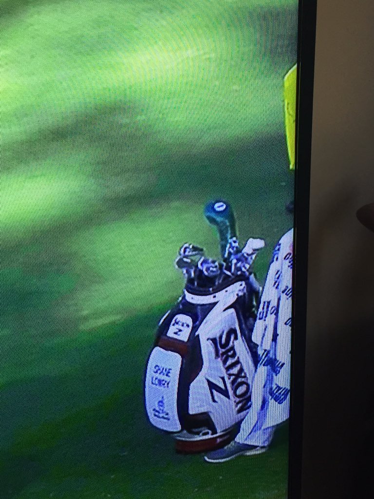 rennybuddingolf's tweet image. @aminovitalgolf #spottheAVtowel good ole Shane Lowry at 12 in the #FocusZone