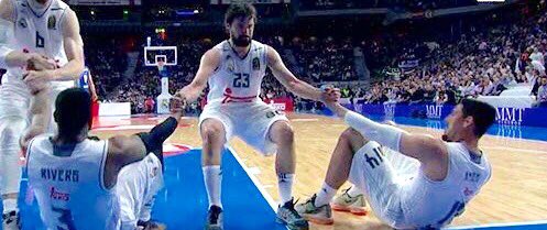 23Llull's tweet photo. Grande equipo! Bravo Palacioo!! Estamos en cuartos! Hasta el final, vamos Real! #ElSextoHombre #HalaMadrid https://t.co/8EHJkiq7SJ