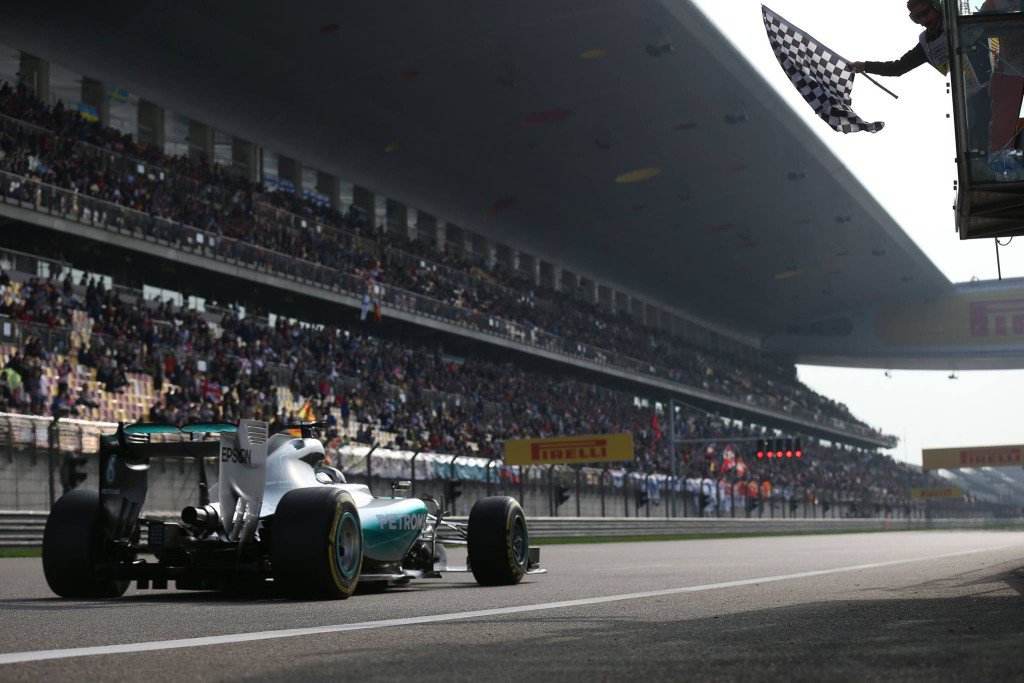 g3_Motorsport's tweet photo. #AskF9 Barrichello logró ganar en el debut de China en F1 en 2004. Hamilton lidera con 4 victorias #F1 #ChineseGP https://t.co/rv1LWcvQvg
