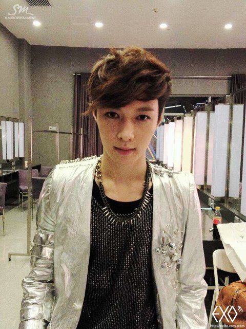 laymerence's tweet photo. (TRANS) @dailyixing LAY 4 YEAR ANNIVERSARY
https://t.co/EjHZWtZzOt
#4YearsWithLay #4YearsWithEXO #EXO4thAnniversary https://t.co/8AIVO0MHLG