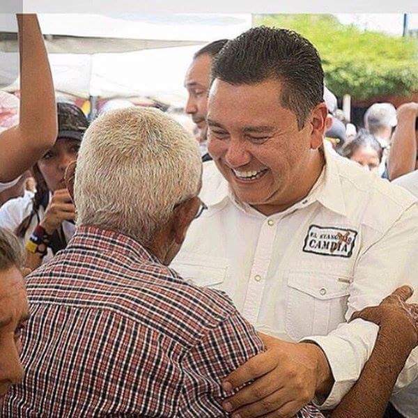 yiradeblanco's tweet photo. Un hombre que ama a la gente y la gente lo ama a El. #estoyconjavierbertucci https://t.co/OCVabIlcRo