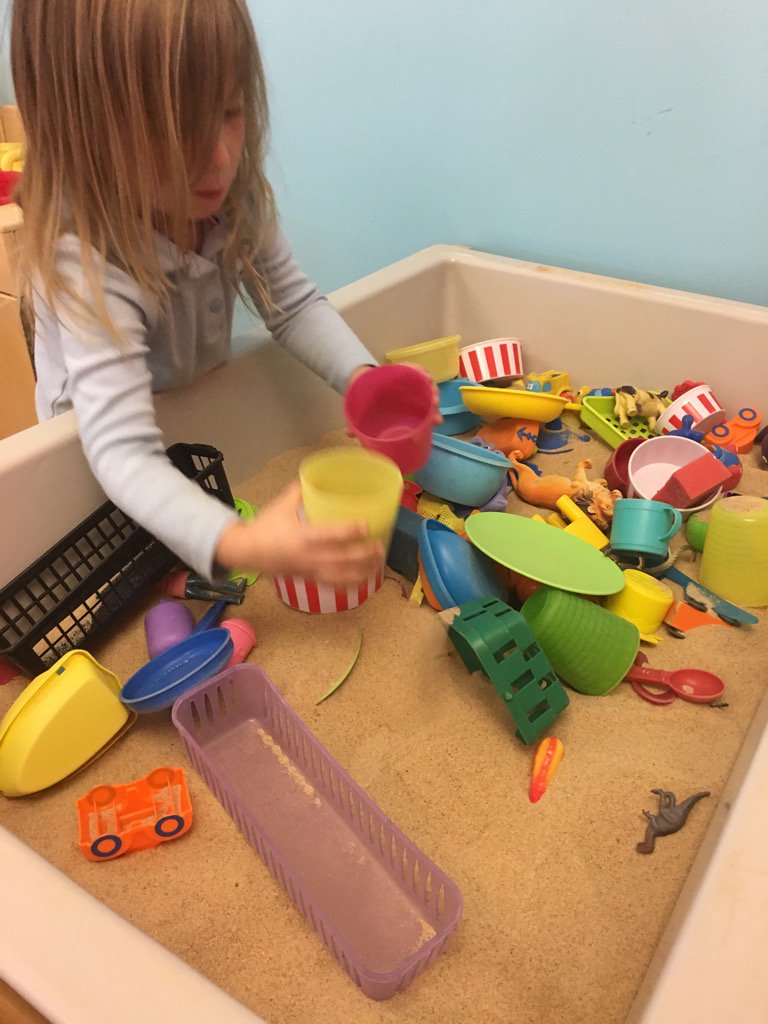 Flamingotexas's tweet photo. We got a sand #burger ???? Wow that's #epic #edu #LoneStarsState https://t.co/SGVWyWKx79