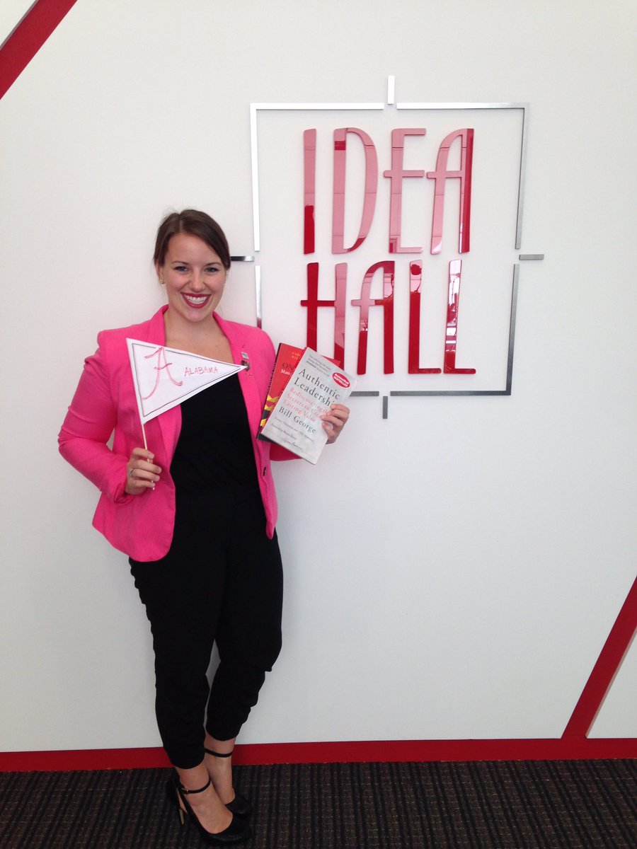 lauramfooks's tweet photo. Happy #BetsyDay! In honor of the First Lady of PR, here's a #TBT to my Betsy Plank Halloween costume. 🎀🏆🎽 https://t.co/QkqezBUZPf