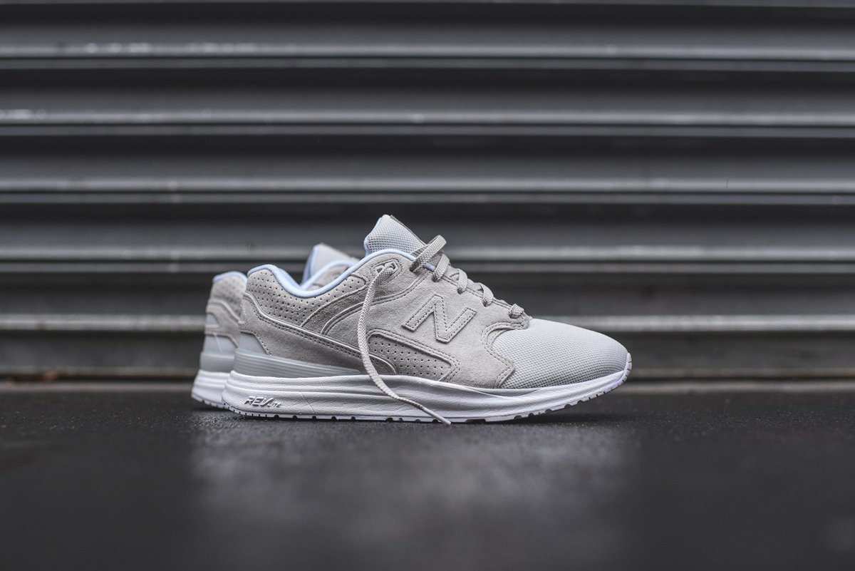KITH's tweet photo. New Balance ML1550 Pack https://t.co/sA8eieeW33 https://t.co/CLdhZ7hOga