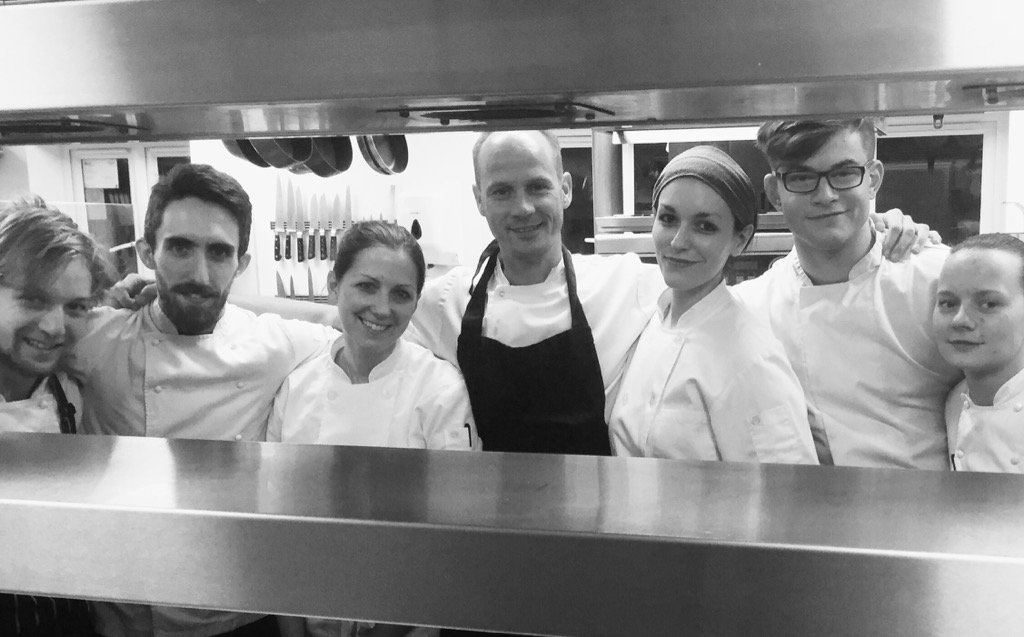 Nuttreeinn's tweet photo. Great couple of days working with Hannah and Laura @Leithscooking #experience #girlsinthekitchen #nuttreeinn https://t.co/oXIB4jZ9a6