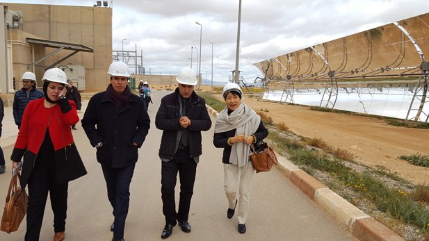 theGEF's tweet photo. #GEFCEO visited one of Morocco’s largest concentrated #solar power plants ahead of #COP22 https://t.co/kjUtE6PYw0 https://t.co/YHxBxt1dhz