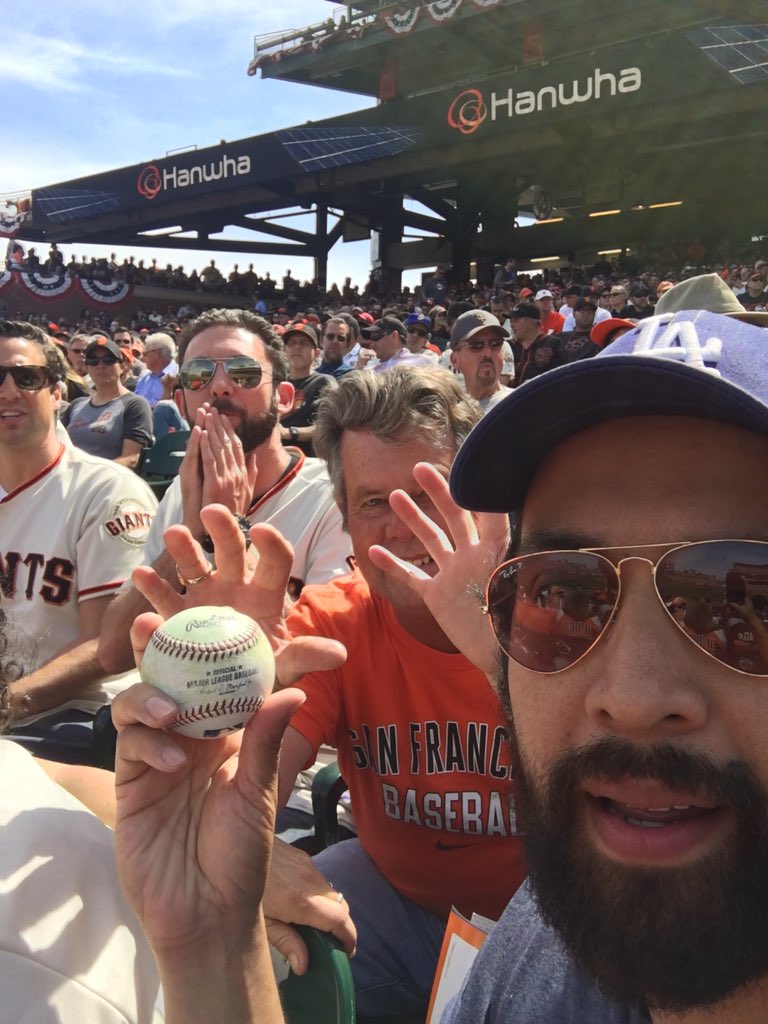 LOZOg's tweet photo. Thx @Adrian_ElTitan for chucking me that ball in the mdl of the 3rd. These #SFfans where playing good D! @Dodgers https://t.co/gqlDLqzQNQ