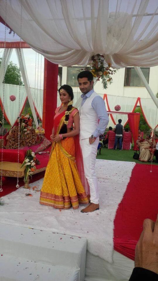 ArzooChowdhary's tweet photo. Classy look👌👌👌👌👌 #SwaDarsh I hope so ap dono ki #Sagaii ho yeh 😆😍😍😍 #Dahleez https://t.co/FuM5aA9Iui