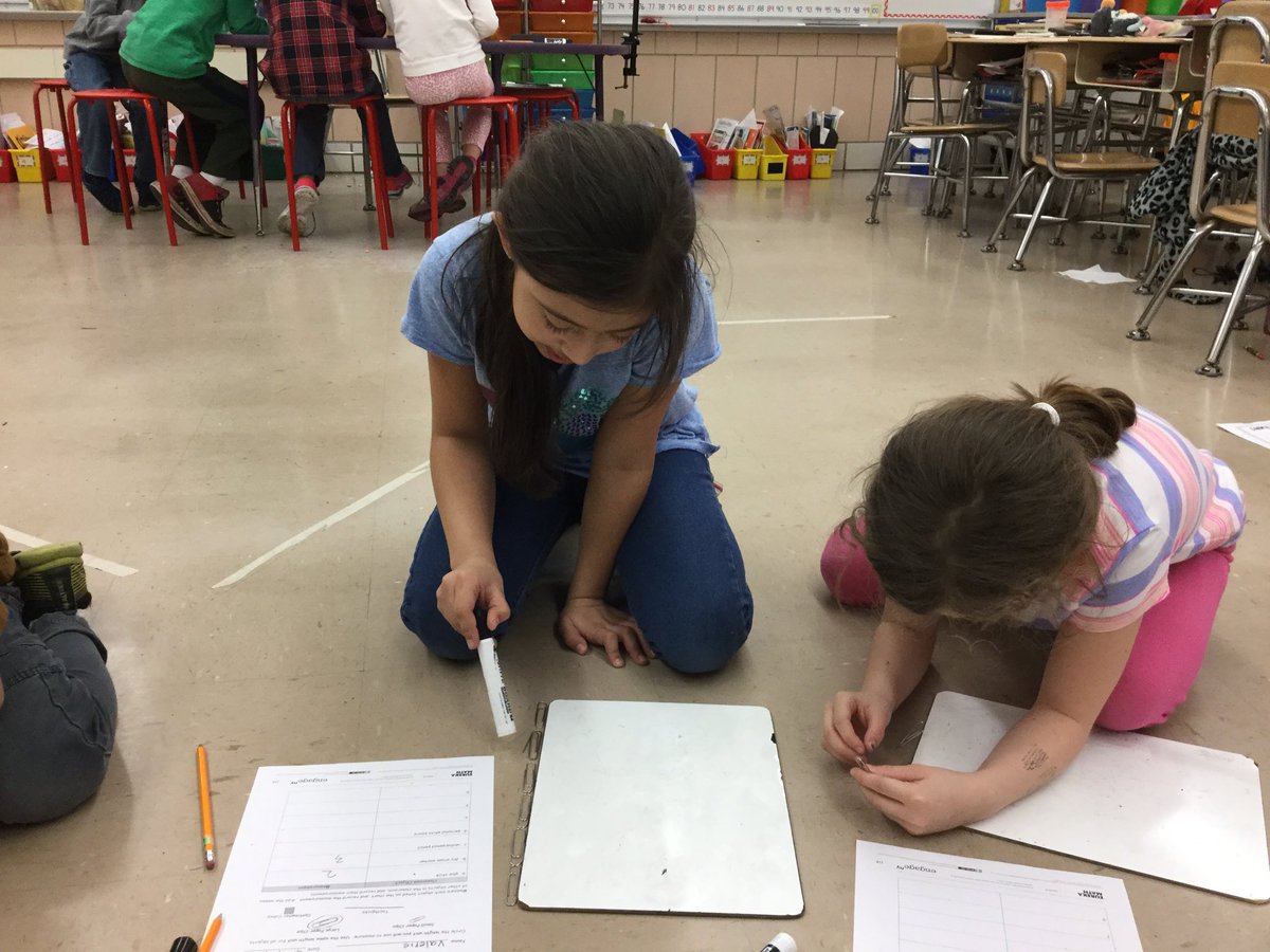 cforzley's tweet photo. We are measuring maniacs! #dg58learns #it58 learns https://t.co/pbmPTovgoy