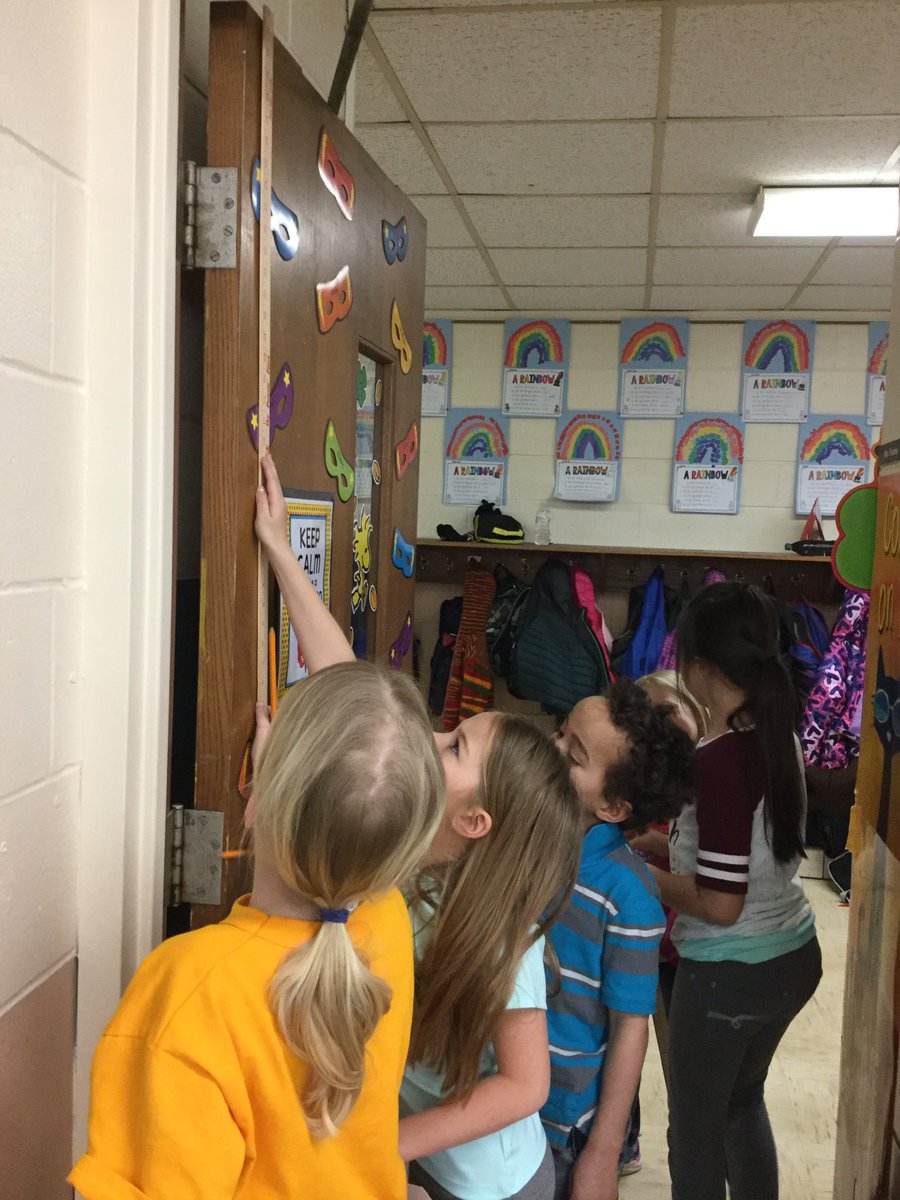 cforzley's tweet photo. We are measuring maniacs! #dg58learns #it58 learns https://t.co/pbmPTovgoy