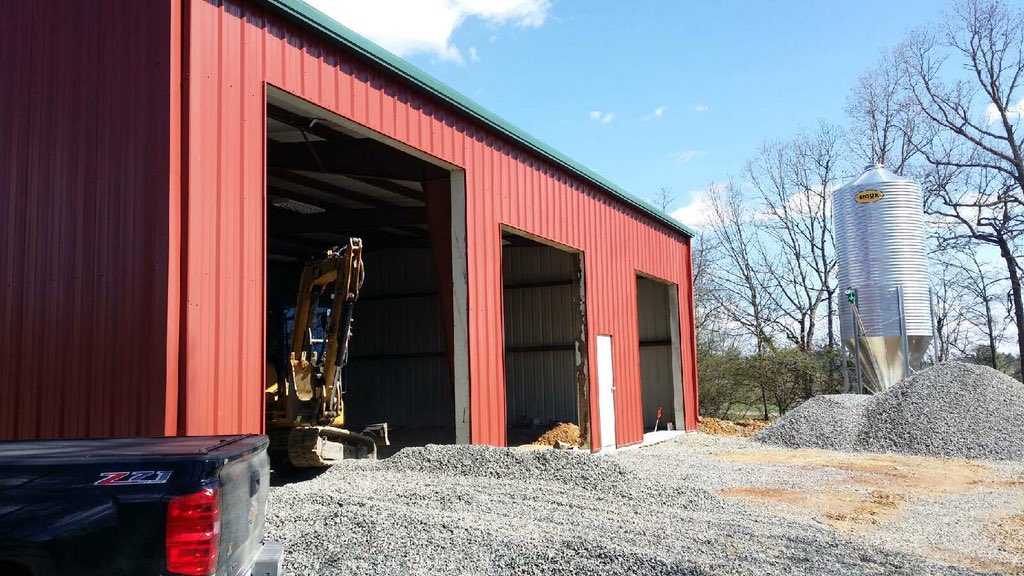 MattHagan_FC's tweet photo. Putting up new barn and clearing land on the new farm always stuff to do #FarmLifeForever https://t.co/Eb9ADYh58E