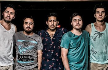 Mira "Calor en tu piel", el nuevo video de Sahara Inn ow.ly/10q8mI