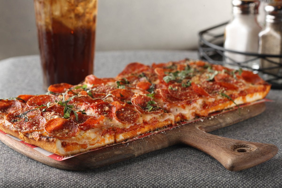 SammyDsAC's tweet photo. Every night should be pizza night! https://t.co/Oeze9poqBn